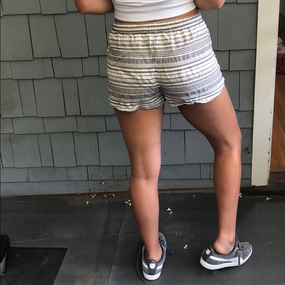 Grey, comfy, shorts! - Picture 2 of 3